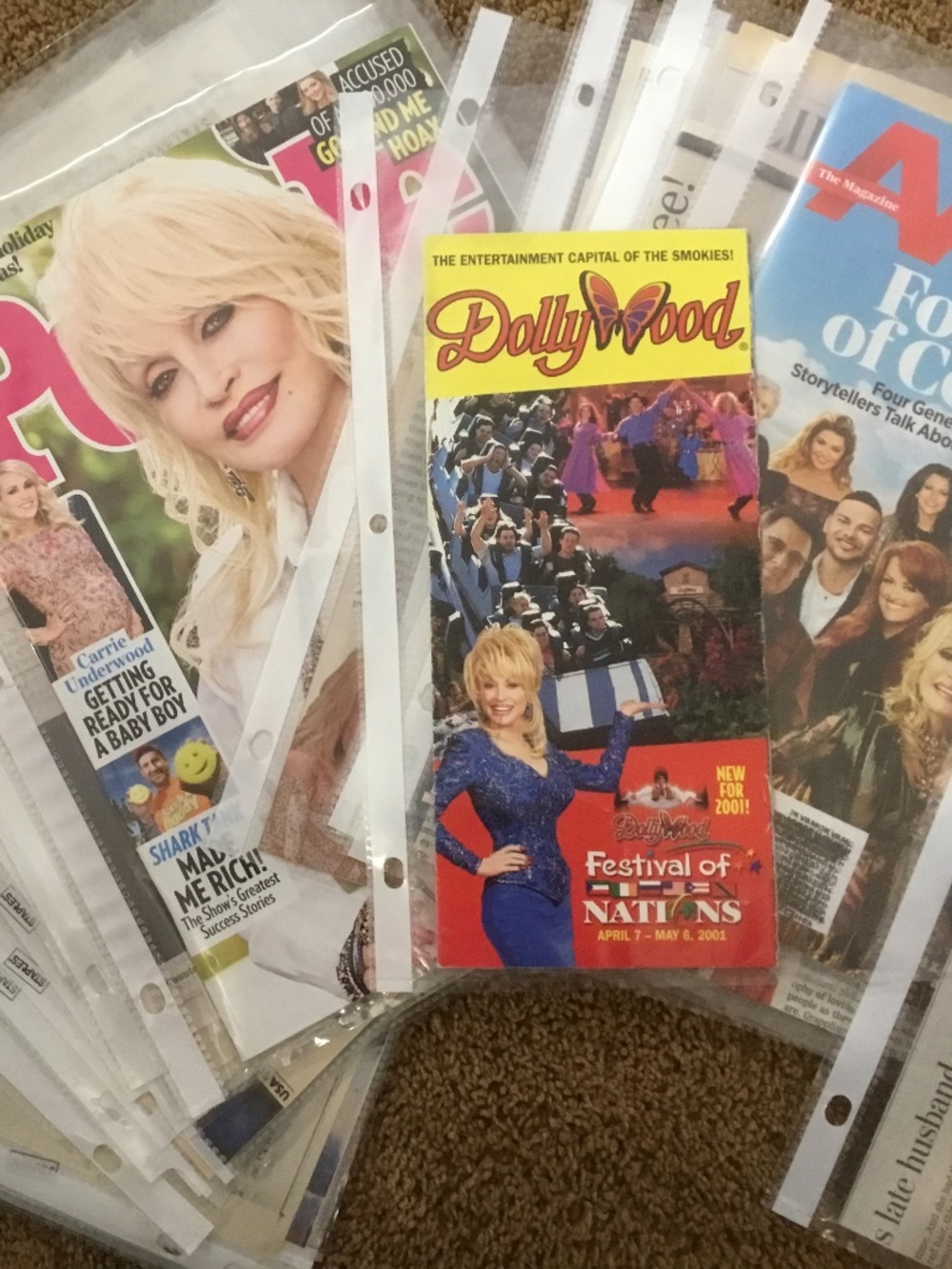 Dolly Parton Newspaper/Magazine Articles and 2001 Dollywood Brochure